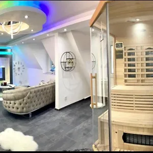 Phöenixpalace Whirlpool&infarotsauna Apartment