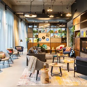 Moxy Berlin Airport Hotel