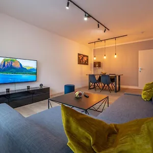 Flair: Stylisches - Netflix - Basf - Uni Mannheim Apartment