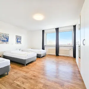 Raj Living - 1 Or 3 With Balcony - 20 Min Messe Dus & Airport Dus Apartment